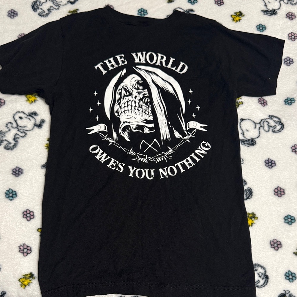 Black Graphic Tee - Short Sleeve